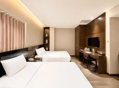 Premier-Dreibettzimmer — Queen Ann Hotel