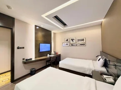 Superior-Zweibettzimmer (ohne Fenster) — Queen Ann Hotel
